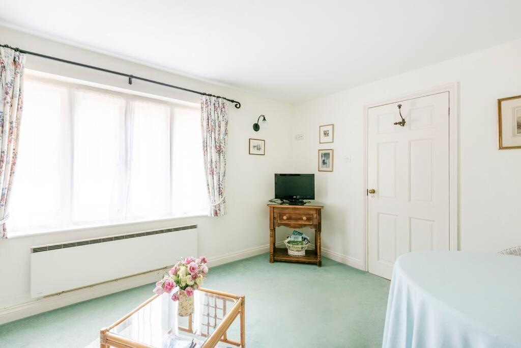 טרינג Highfield Lodge מראה חיצוני תמונה